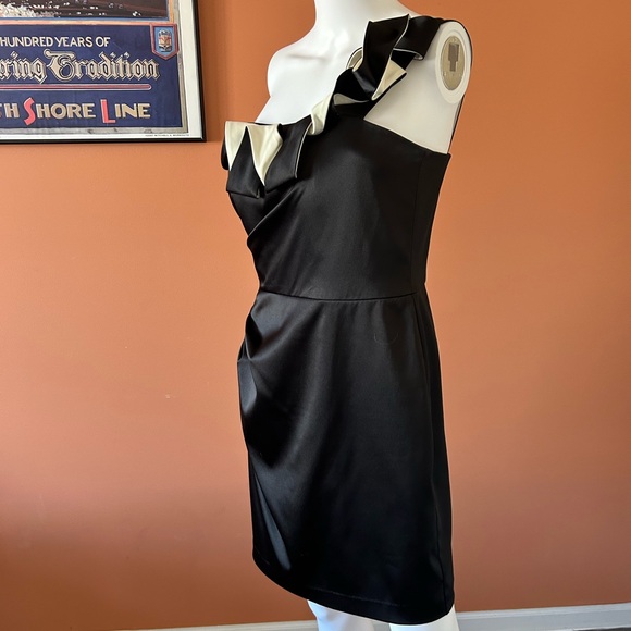 ELIZA J black and cream one shoulder satiny cocktail dress - Picture 5 of 8